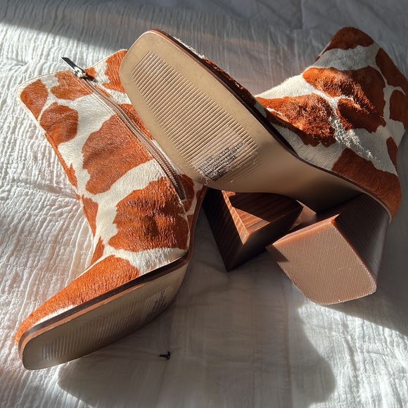 Women’s Booties - Picture 3 of 9